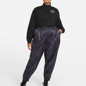 NWT Nike Sportswear Icon Clash Women's Pants